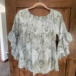 Bobeau beautiful flowy blouse